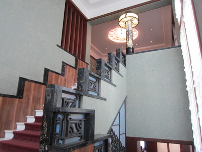 Main Staircase_1.JPG