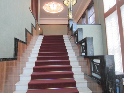 Main Staircase_2.JPG