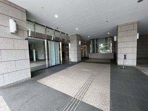 31_エントランス（外）.jpg